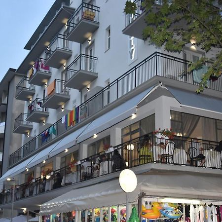 Lively Hotel Белларія-Іджеа-Марина Екстер'єр фото