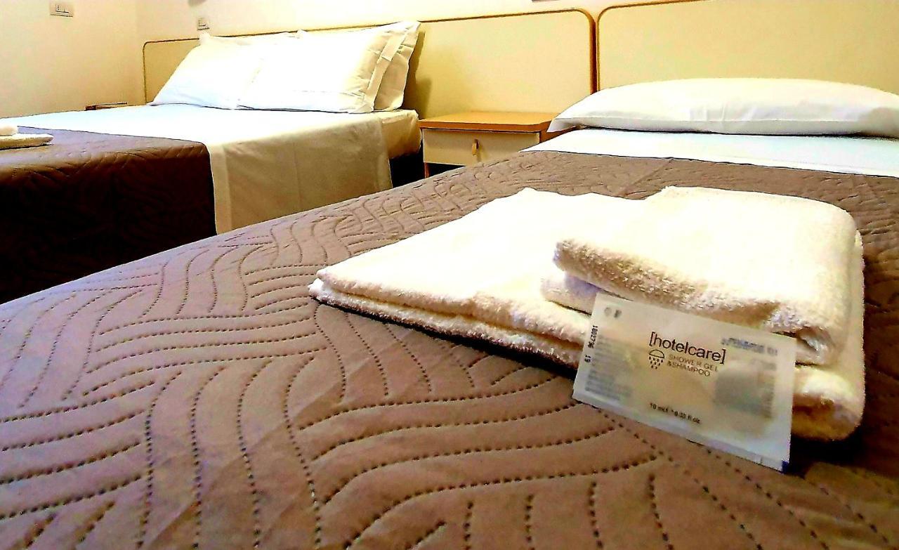 Lively Hotel Белларія-Іджеа-Марина Екстер'єр фото