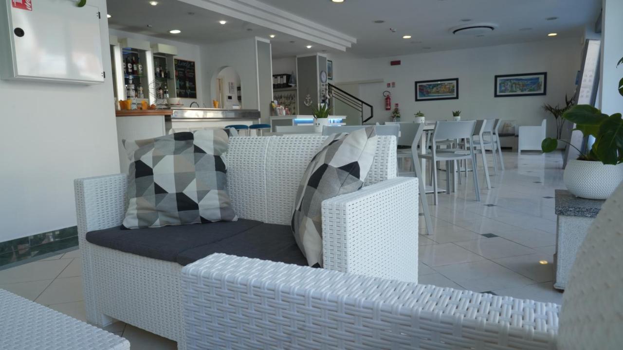 Lively Hotel Белларія-Іджеа-Марина Екстер'єр фото