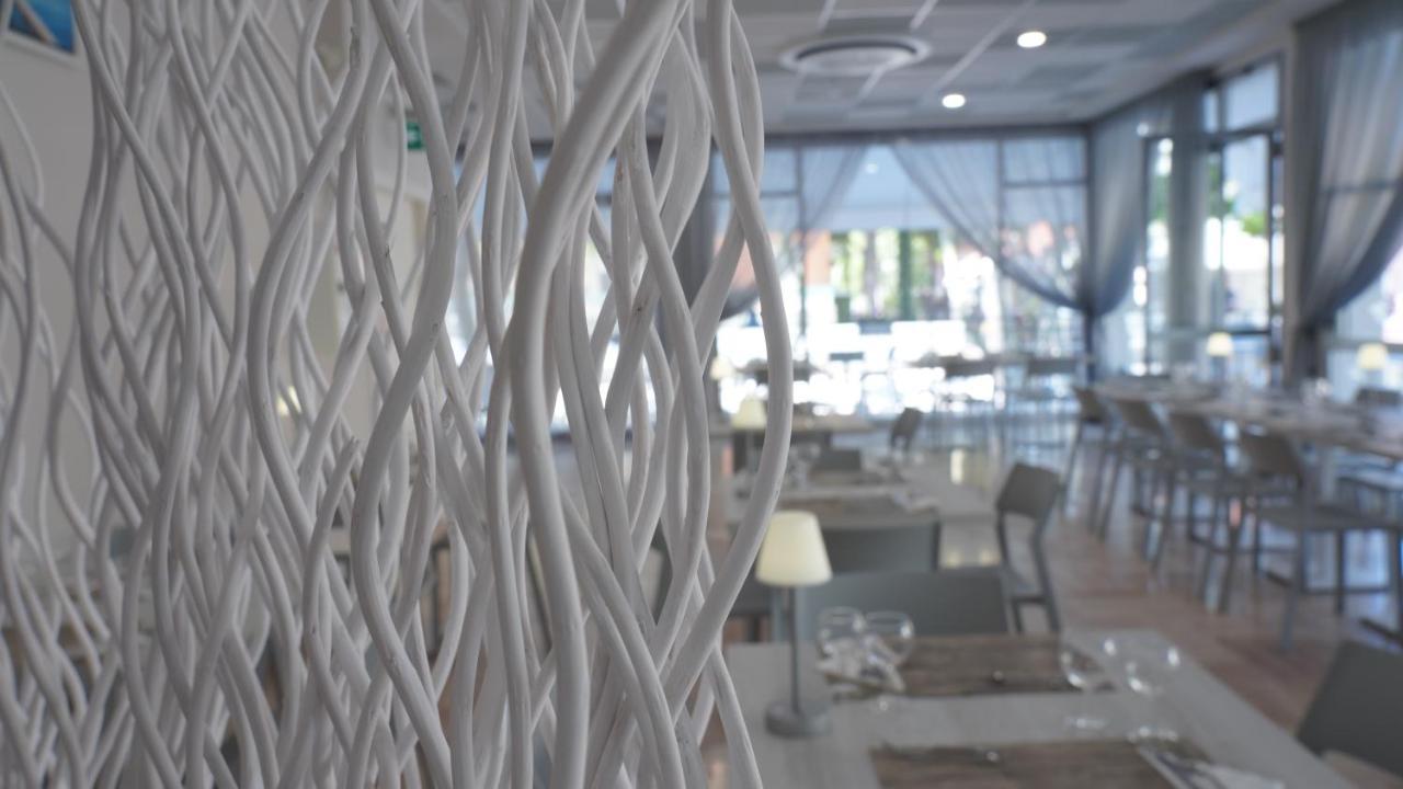 Lively Hotel Белларія-Іджеа-Марина Екстер'єр фото