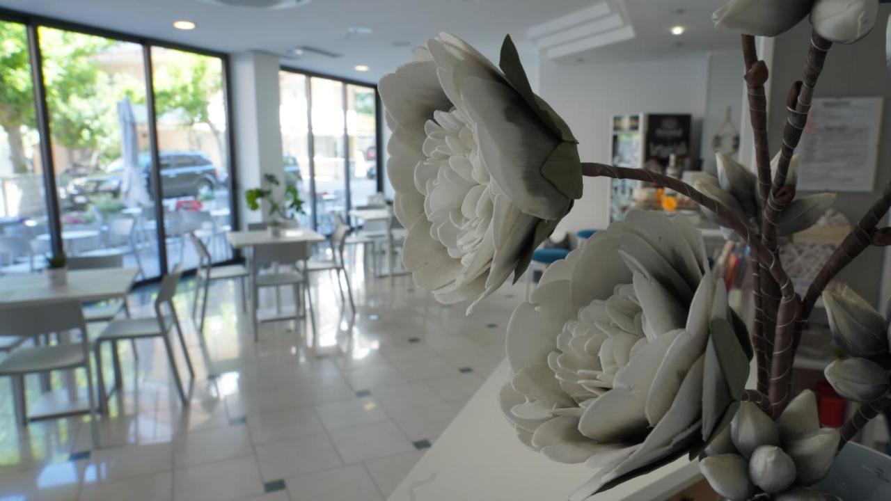 Lively Hotel Белларія-Іджеа-Марина Екстер'єр фото