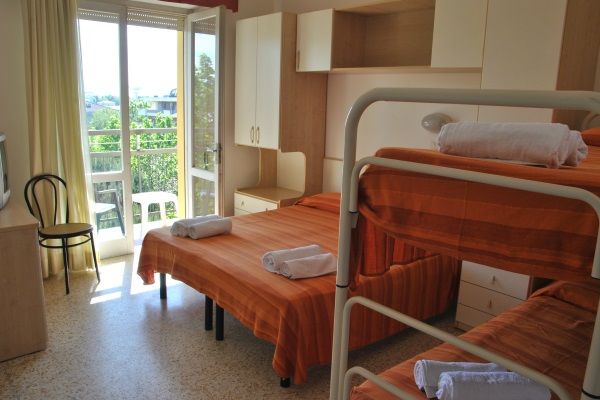 Lively Hotel Белларія-Іджеа-Марина Екстер'єр фото