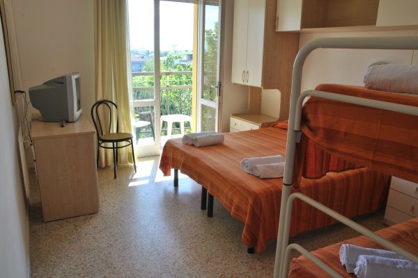 Lively Hotel Белларія-Іджеа-Марина Екстер'єр фото